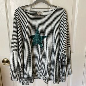 Long sleeve tee size 22